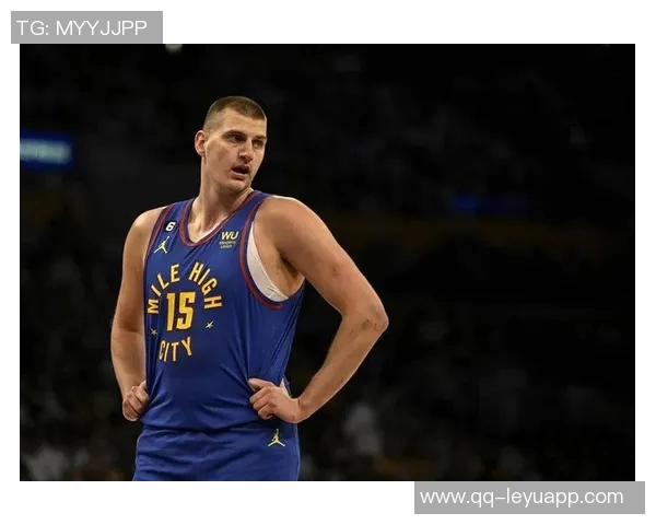 约基奇在亚当斯防守下表现低迷15分钟内仅得6分3助正负值惨淡13