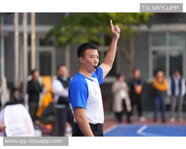 韦德称赞亚历山大造犯规技巧认为他聪明懂得如何赢得裁判哨声