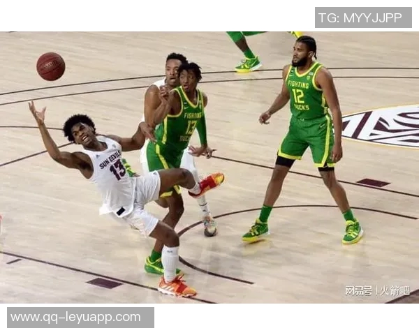 墨菲在年龄和能力上优势明显小波特价值差距或达一至两个首轮选秀权 墨菲在年龄和能力上优势明显小波特价值差距或达一至两个首轮选秀权